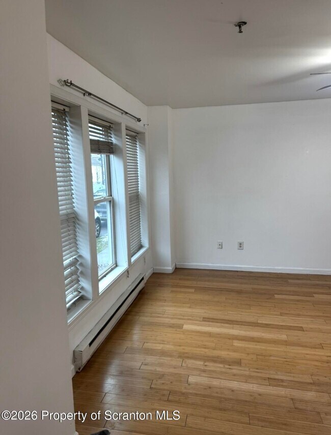 Foto del edificio - 114 Prospect Ave