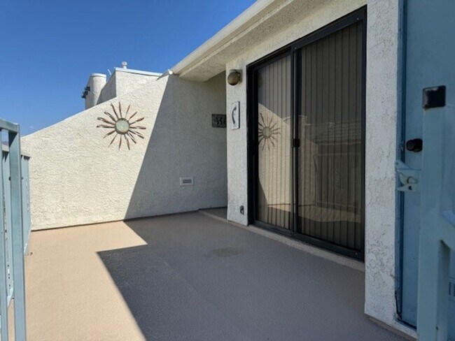 Building Photo - 1663 Highway 95 #B2
