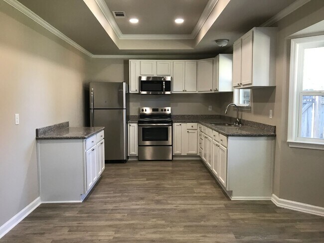 Foto del edificio - 16403 Ellis Ave