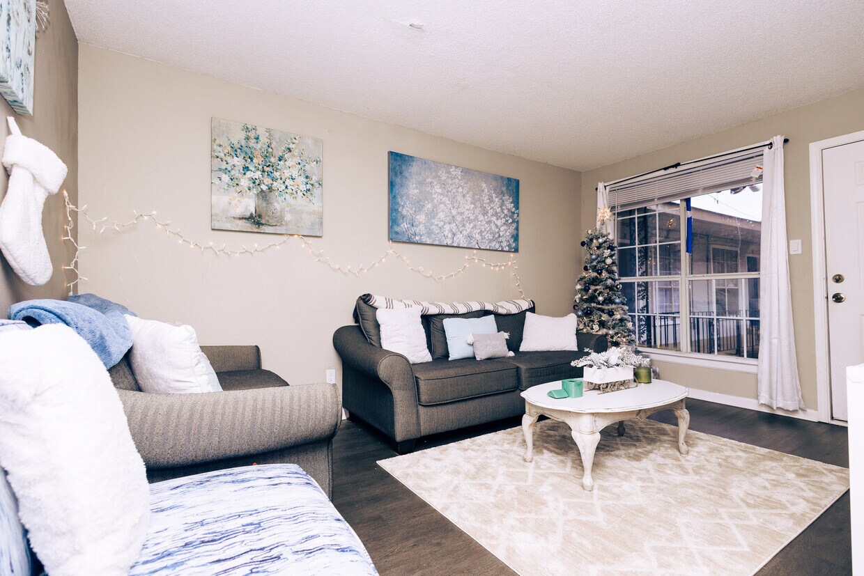 Foto principal - Villages at Harrison Creek- $1000.00 off!