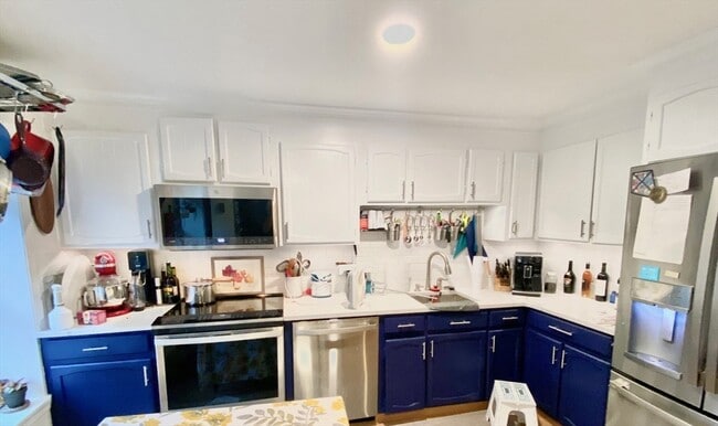 Building Photo - 99 Fulton St