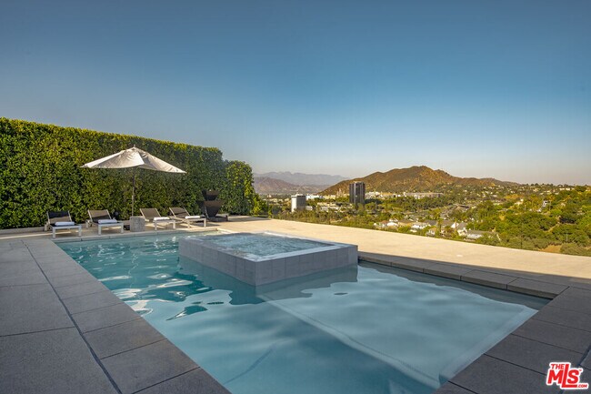 Foto del edificio - 3526 Wrightwood Ct
