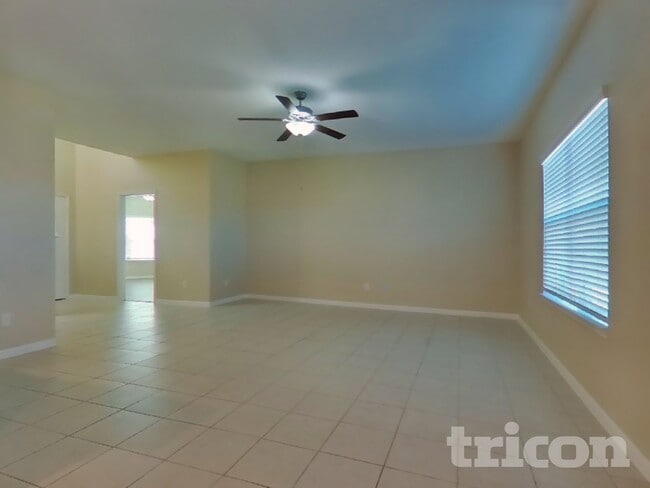 Building Photo - 401 Palomino Stand Dr