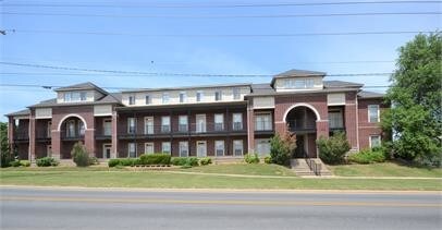 Primary Photo - 1115 N Leverett Ave
