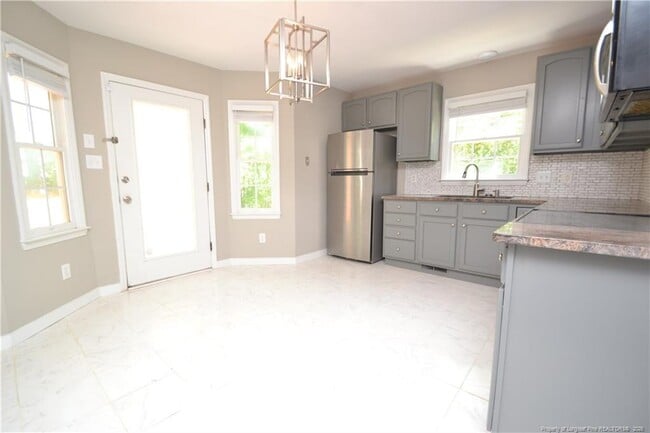 Building Photo - 804 Curtiss Dr