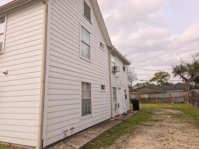 Foto del edificio - 207 Moody St