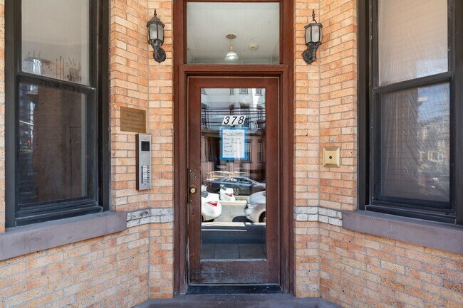 Foto del edificio - 378 Baldwin Ave