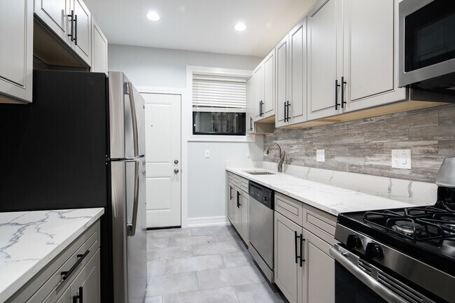 Foto del edificio - 6101 N Winthrop Ave