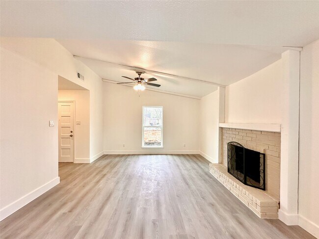 Foto del edificio - 13754 Shirebrook Dr