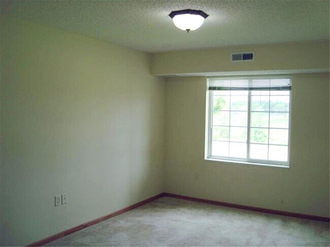 Foto del edificio - 1590 Parkwood Dr