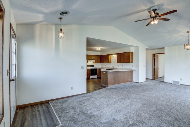 Building Photo - 13201 39th Ave N