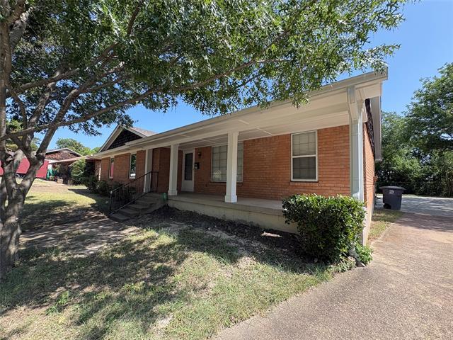 Building Photo - 615 Oak Forest Dr