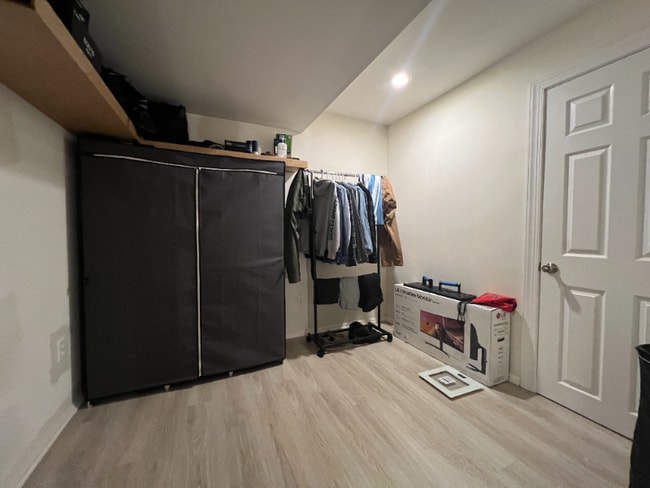 Building Photo - 729 Evans St