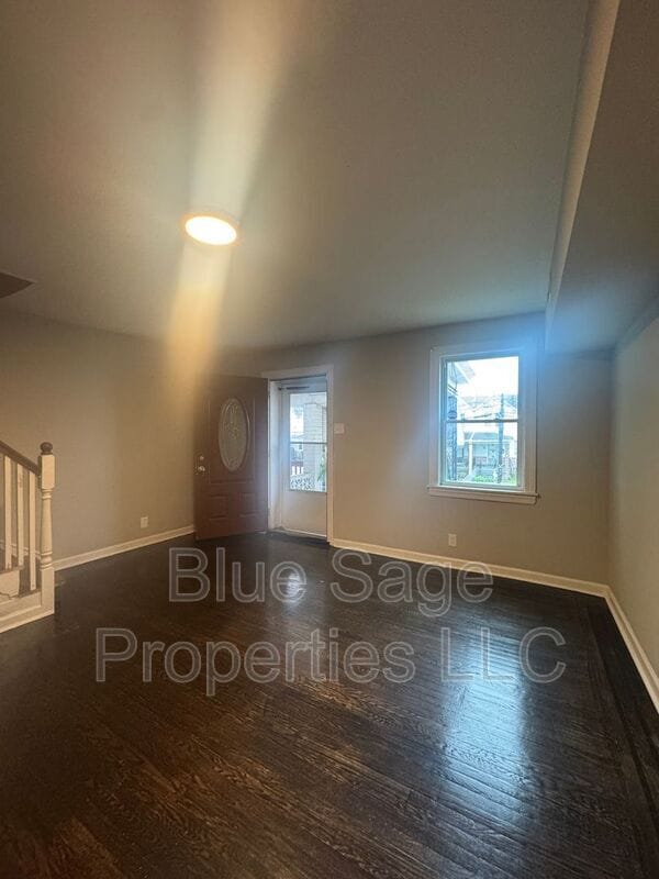 Building Photo - 7059 Greenwood Ave