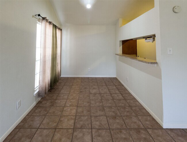 Building Photo - 2121 El Paseo St