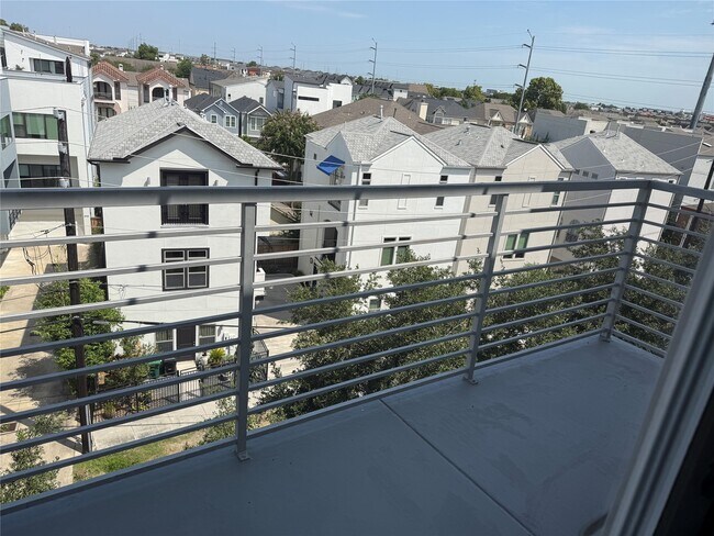 Building Photo - 505 Jackson Hill St