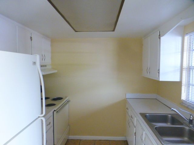 Building Photo - 400 N Hawley St