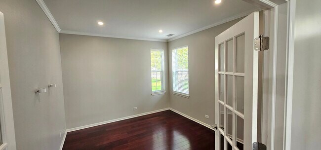 Building Photo - 481 Silver Charm Dr