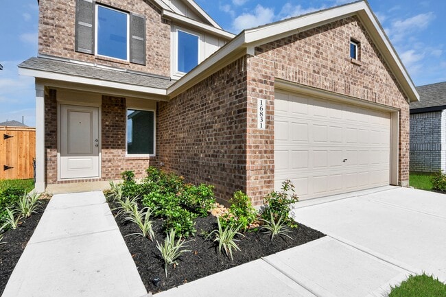 Building Photo - 16831 Spotted Oak Dr