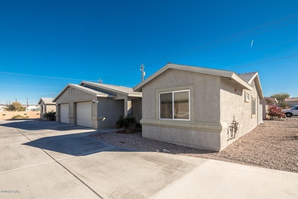 Primary Photo - 2321 Palisades Dr