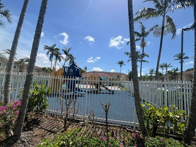 Foto del edificio - 8258 NW 108th Pl