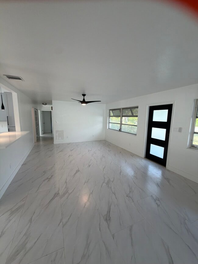 Foto del edificio - 1184 Milano Dr