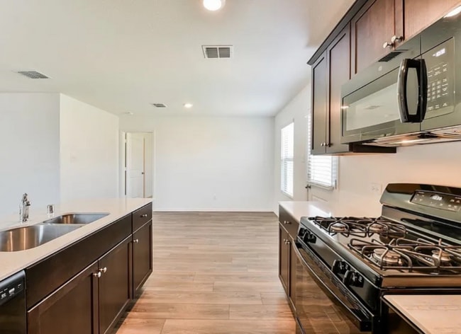 Building Photo - 14314 Desert Rain Trl