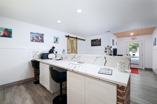 Building Photo - 12826 Hill Dr