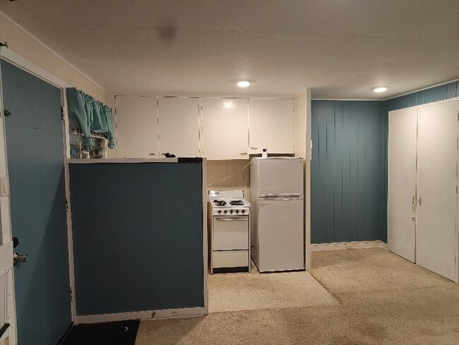 Building Photo - 821 Kinau St