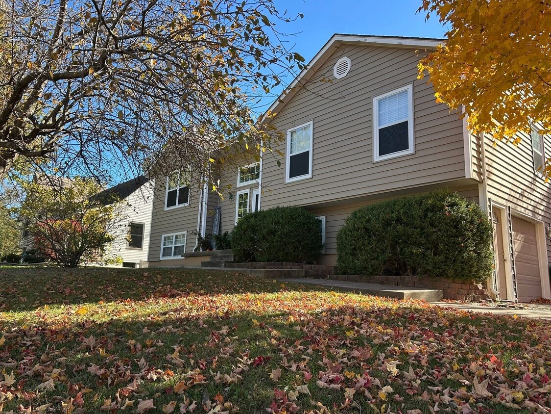 Building Photo - 1307 Park Dr