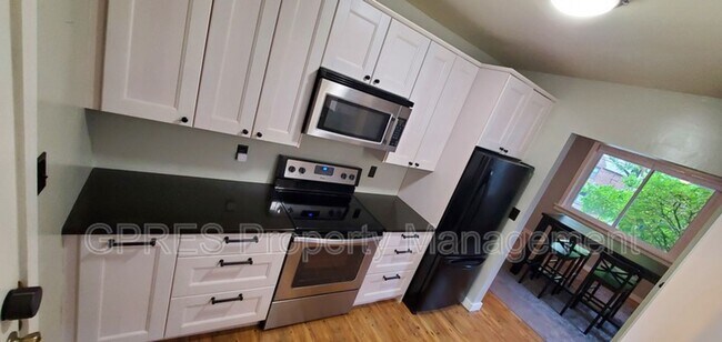 Foto del edificio - Gorgeous Mt Lebanon Craftsman Home