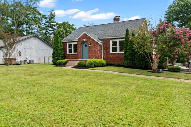 Foto del edificio - Knoxville 37909 - 3 bedroom 2 bath - call ...