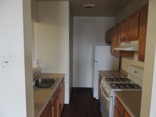 Kitchen view 2 - 7169 Ogontz Ave