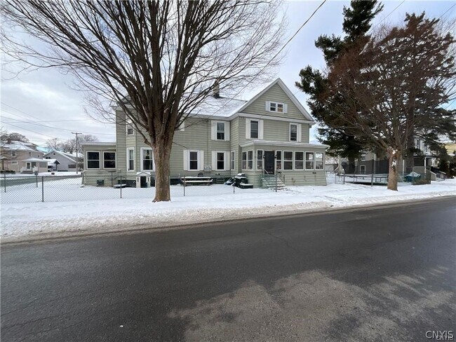 Foto del edificio - 818 Myrtle Ave