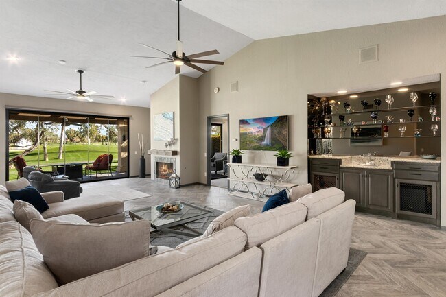 Building Photo - 49460 Ave Club La Quinta