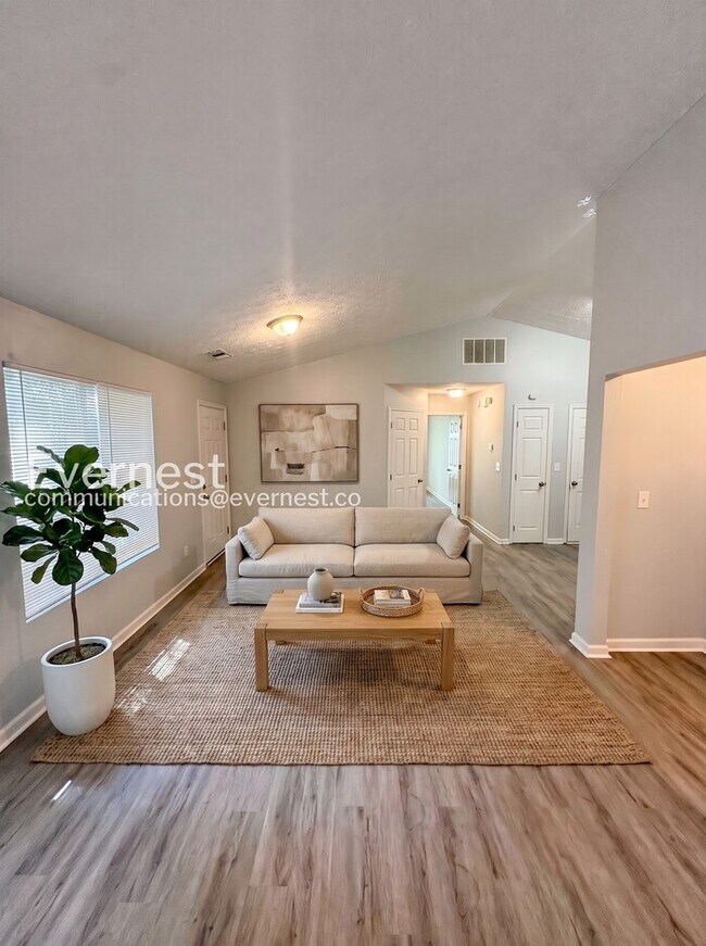 Foto del edificio - 1408 Creek View Dr