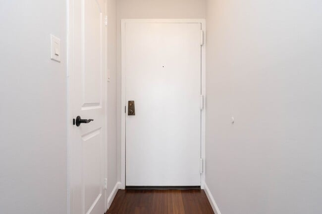 Photo - Renovated 1 BR 1 Ba in Hunting Creek Club House