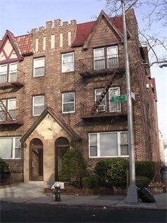 Foto principal - 81-69 Woodhaven Blvd