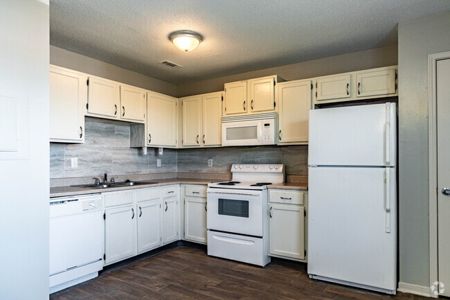 3BR, 1.5BA - 1315SF - Kitchen - Mountain Brook