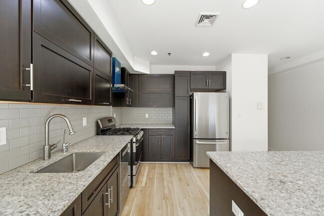 Foto del edificio - 86 Clinton St