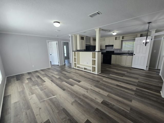 Building Photo - 1400 Banana Rd