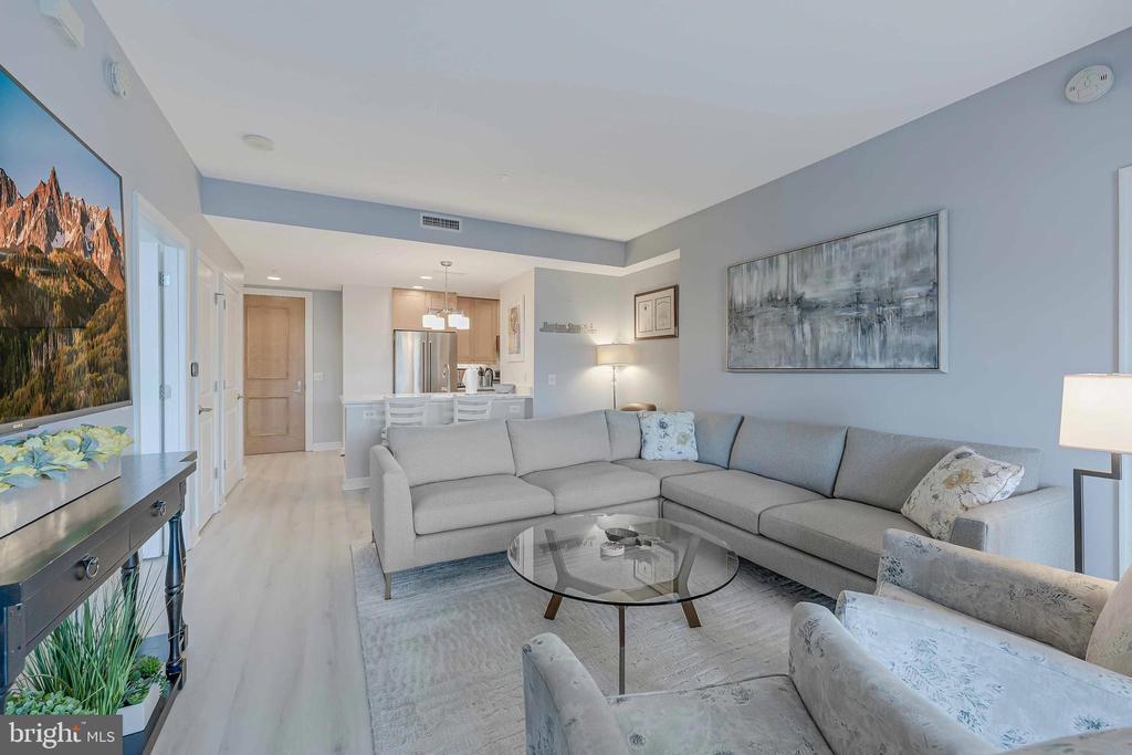 Foto principal - 11990 Market St