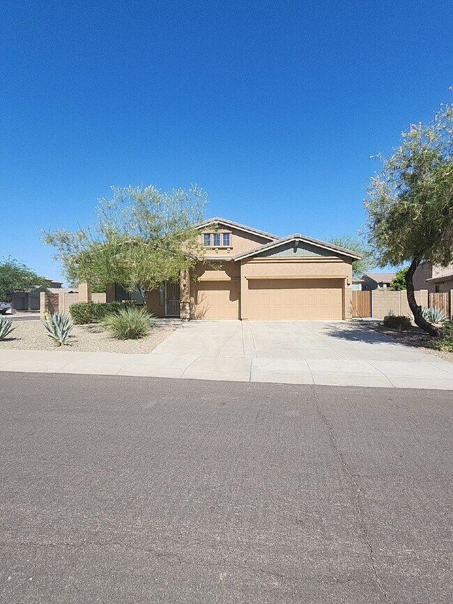 Building Photo - "Charming 3-Bed with 2 Full Baths and 2,162 Sq Ft of Comfort in Vistancia Village Peoria, AZ!"