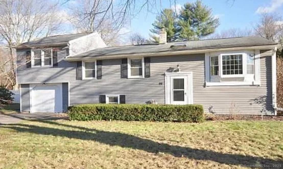 Primary Photo - 44 Simsbury Manor Dr