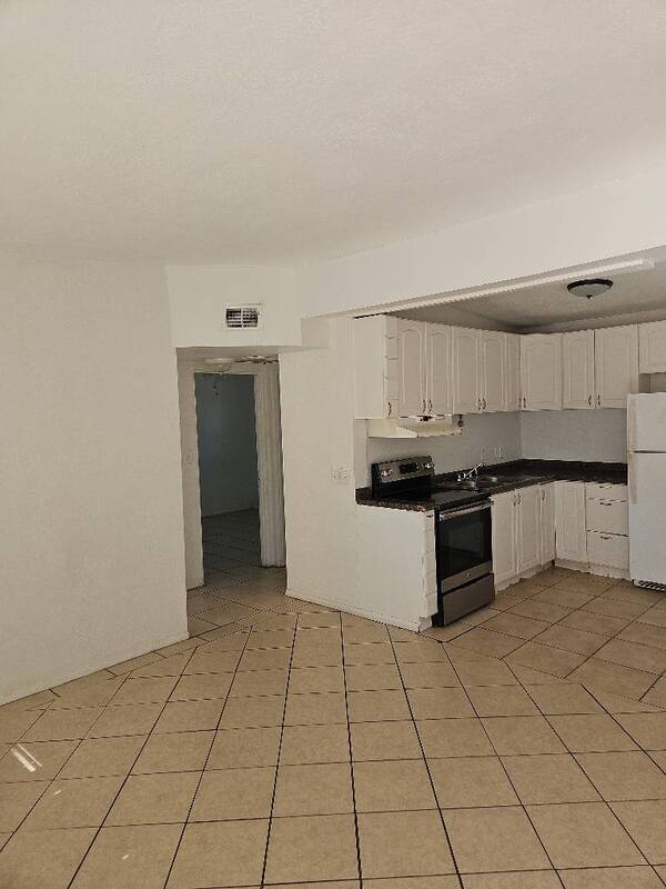 Building Photo - 1330 Brookhill Dr