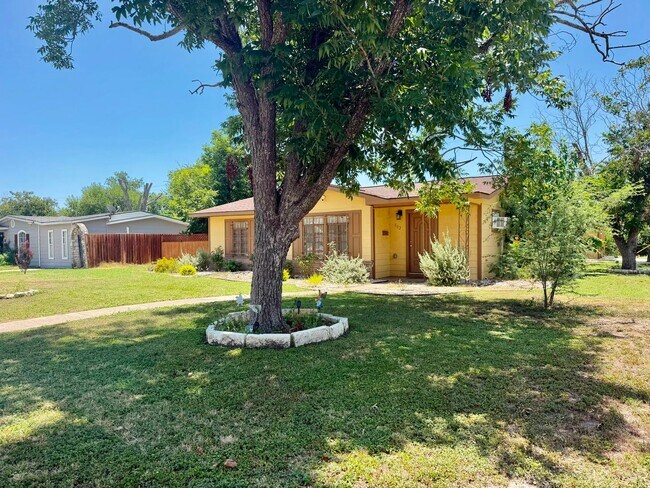 Building Photo - Fully Renovated 3-Bedroom Corner Home with Private Yard & 2-Car Garage