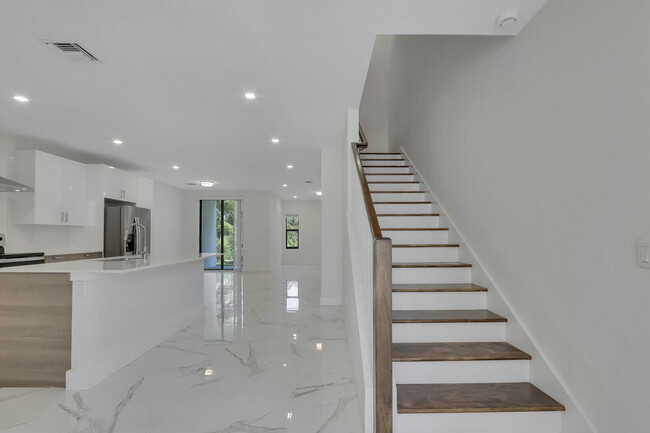 Building Photo - 388 Bella Sol Way