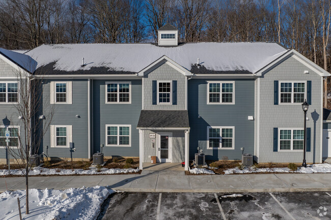 Entrada - The Woods at Pawling