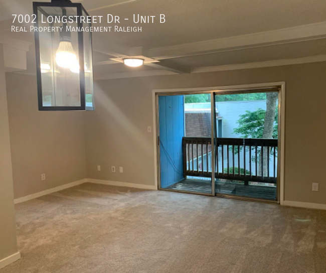 Foto del edificio - 7002 Longstreet Dr
