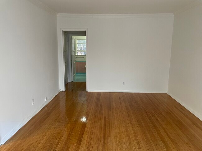Building Photo - 438 S Gramercy Pl